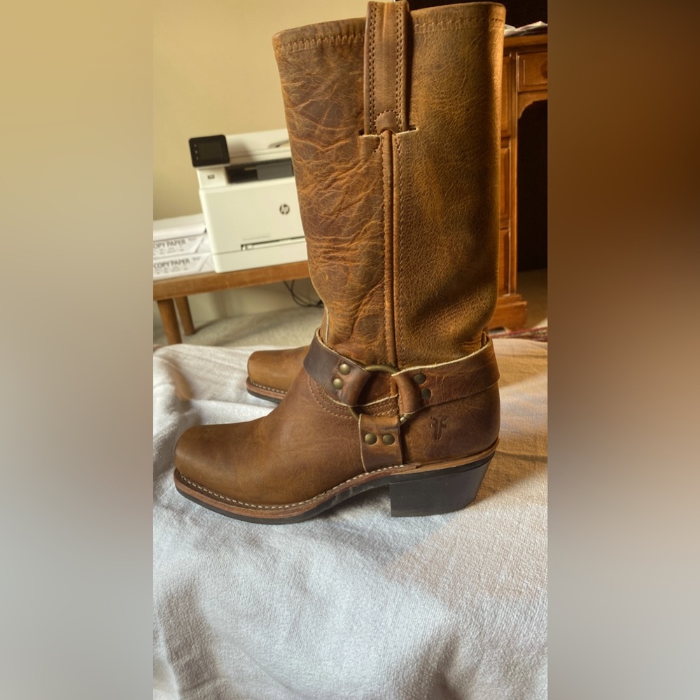 Great pair of Frye harness boots.